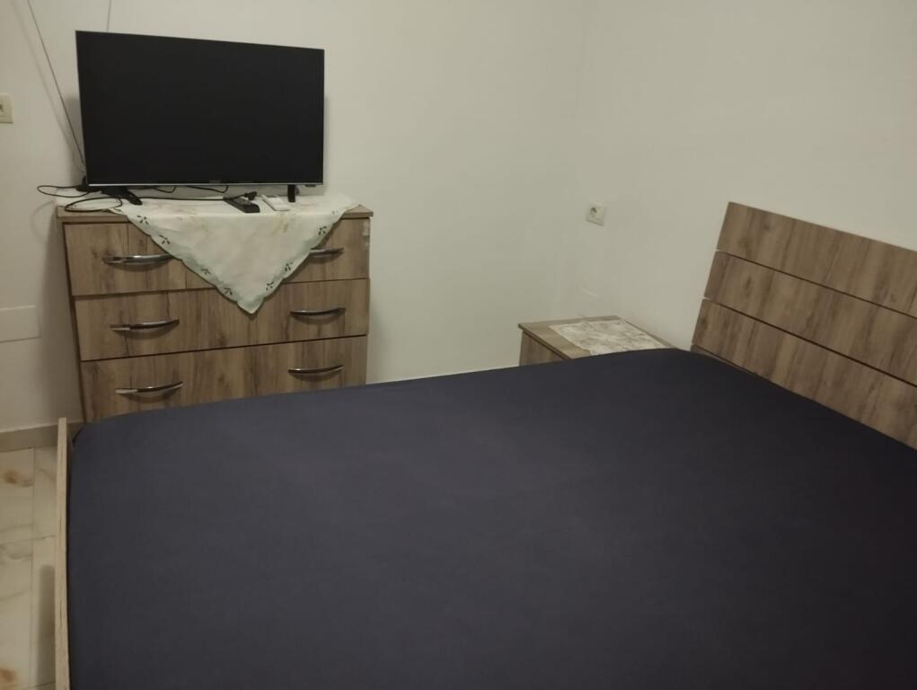 Qera, Garsoniere,Laprak, 320 euro/muaj.