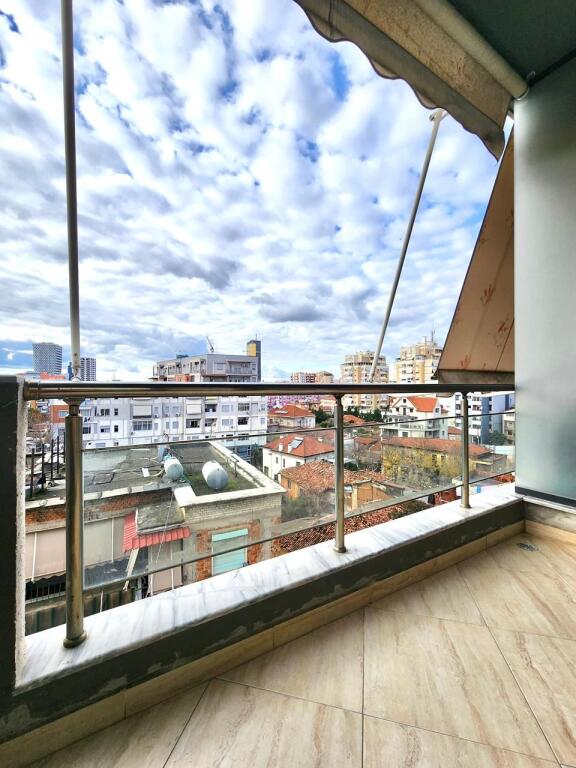 SUPER APARTAMENT NEW Hera e Pare me Qira: 2+1 &amp; Ballkon || (📍Pazari i ri Qendër - Rr.Beqir lugo) || 79.500 lekë || 100% e Re✨