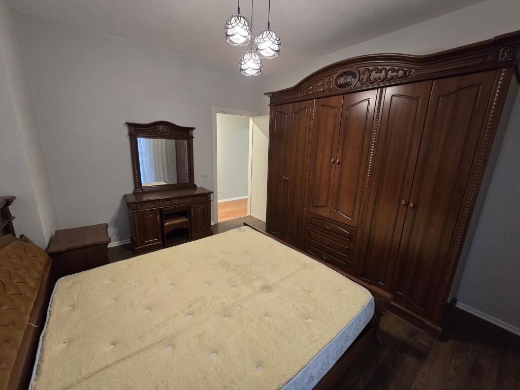Jepet me qira apartament 2+1 në qendër të Durrësit