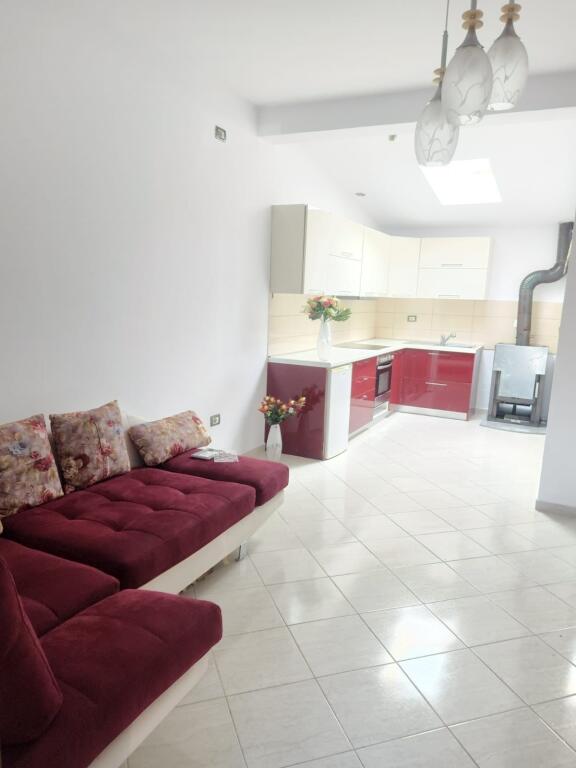 Jepet Me Qera Apartament 2+1+1 Post Parkimi