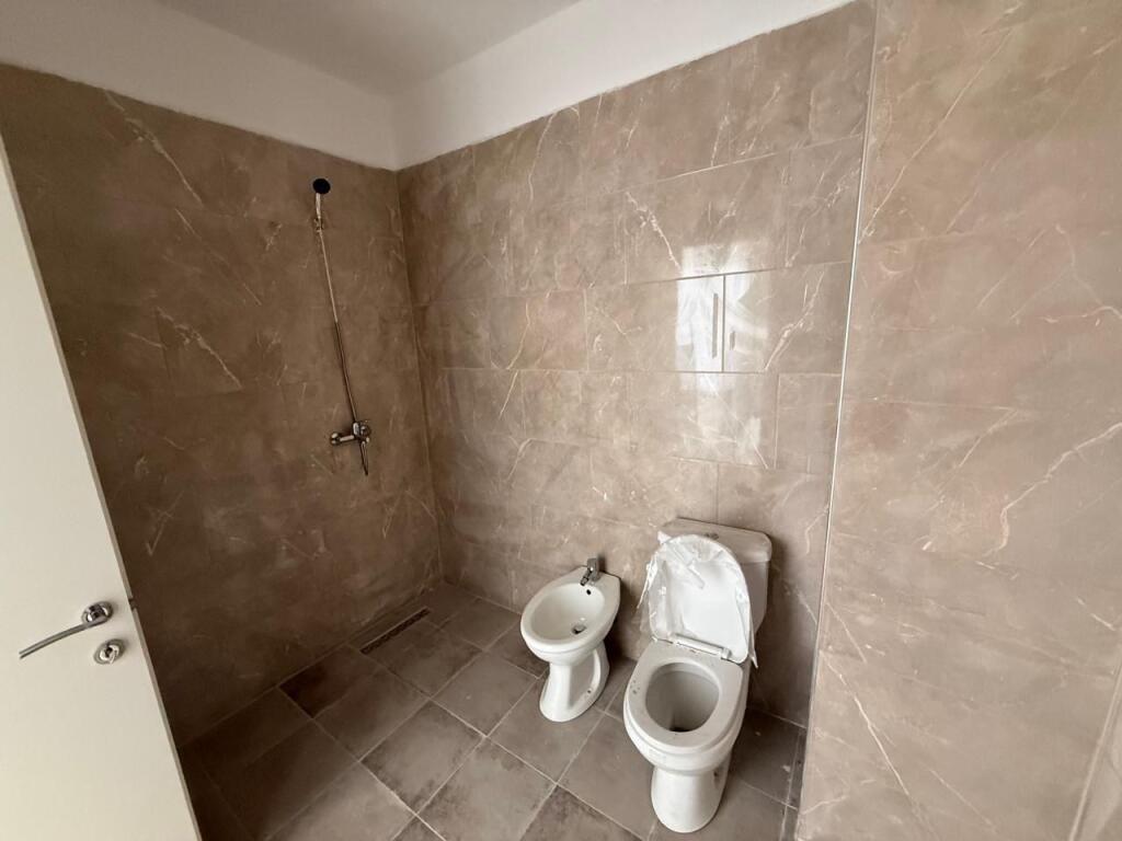 Jepet me qira apartament 1+1 te Rruga “5 Maji”