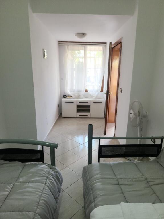 Jepet Me Qera Apartament 2+1+1 Post Parkimi