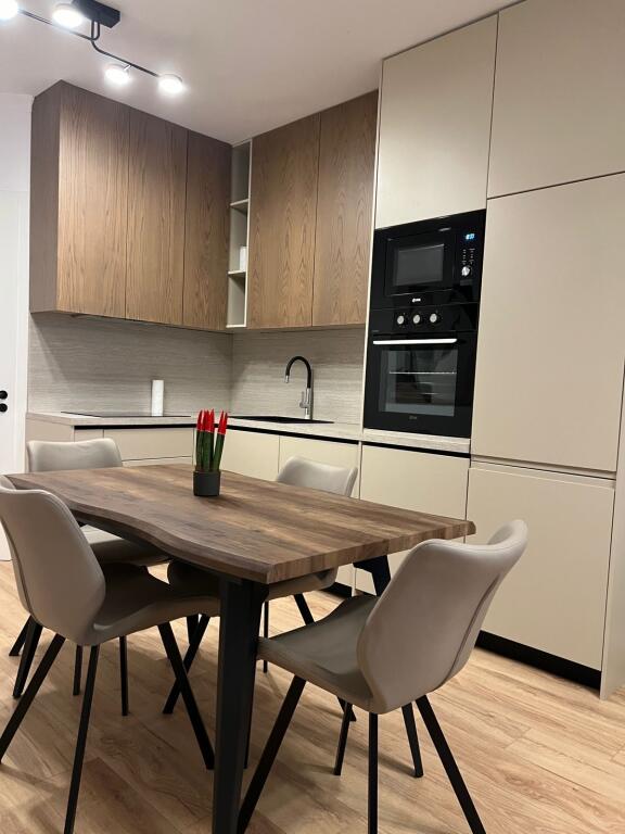 Apartament 1+1 per qera, prane shkolles se Baletit, Xhamia e Tabakeve