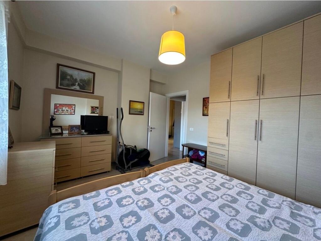 APARTAMENT 1+1 PER SHITJE TEK KOMUNA E PARISIT