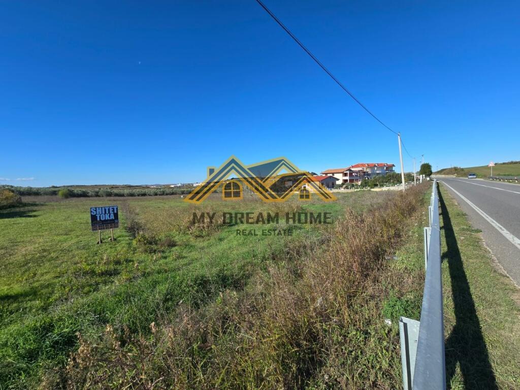 Tokë për Shitje në Manëz Buze Rruge !