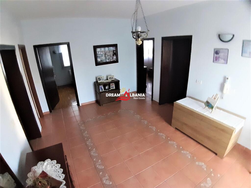 Villa con terreno in vendita nella zona di Don Bosco Tirana (ID 4151059)