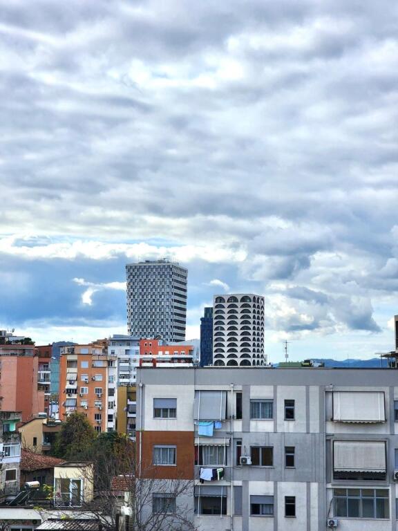 SUPER APARTAMENT NEW Hera e Pare me Qira: 2+1 &amp; Ballkon || (📍Pazari i ri Qendër - Rr.Beqir lugo) || 79.500 lekë || 100% e Re✨