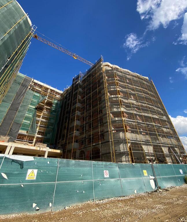 Shitet 2+1 Paskuqan Aluna