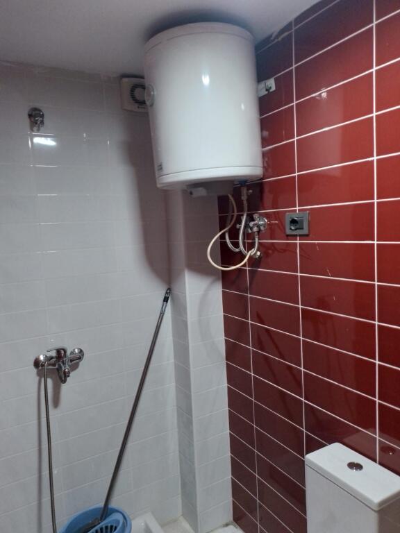 Zyre per qera 35 m2 te 9-kateshet