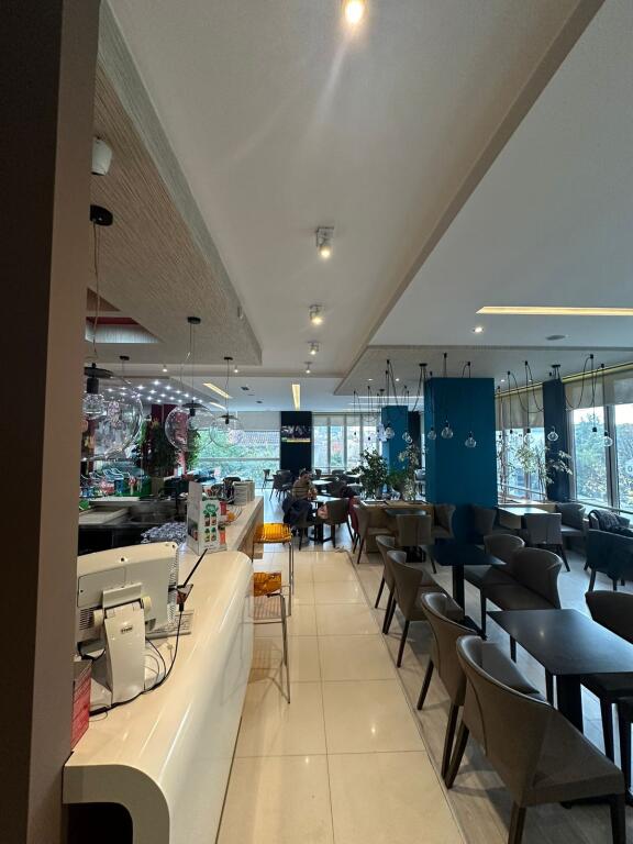 Locale commerciale in affitto – Yzberisht, Via “3 Martiri”