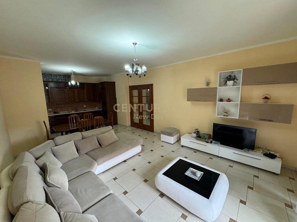 Jepet me qira Apartament 3+1+2 zona Ish-Rajoni.