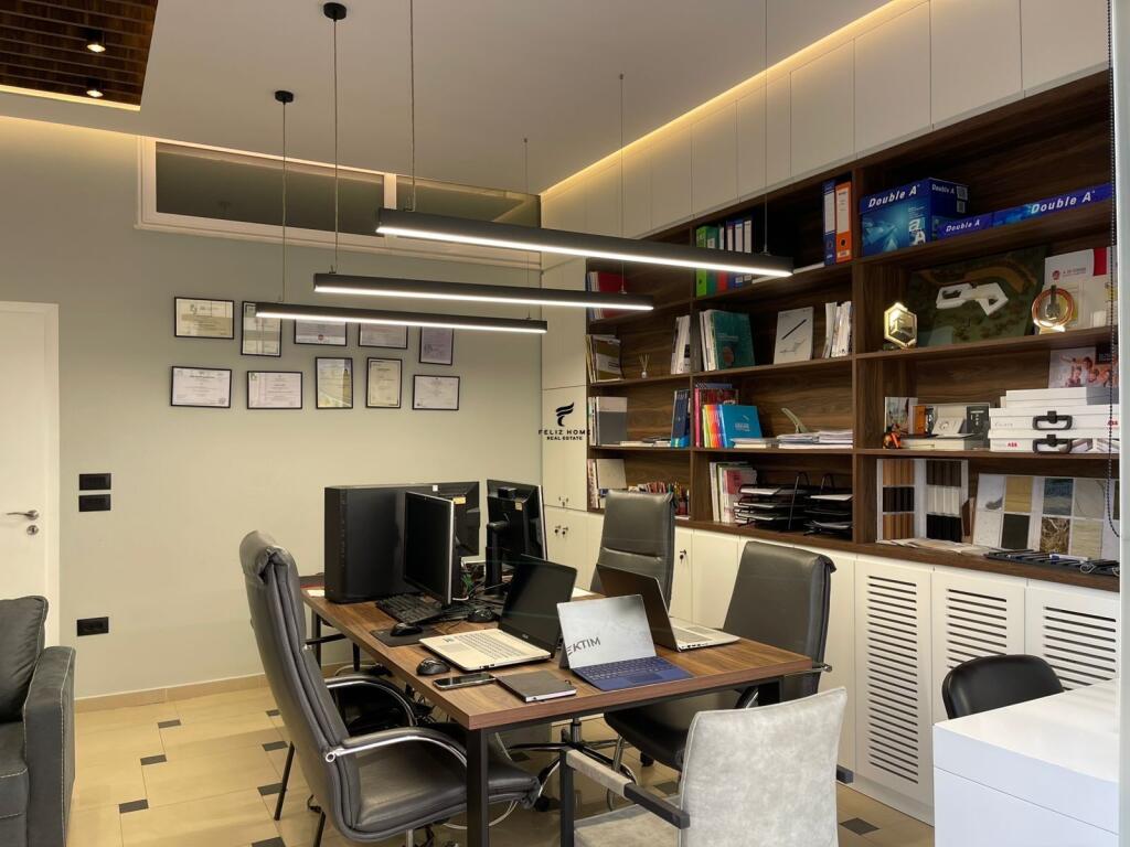 NEGOZIO IN VENDITA 42M2 KODRA E DIELLIT 90.000 EURO