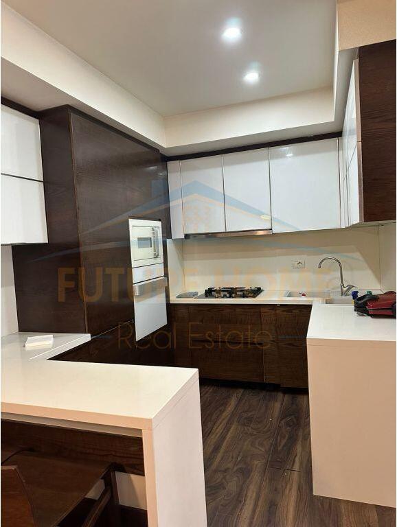 Qera, Apartament 3+1+Post Parkimi, 21 Dhjetori,Tiranë