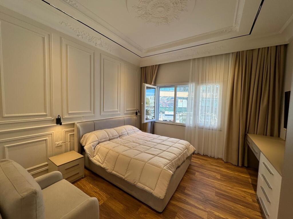 Jepet me qira apartament luksoz 2+1 në qendër të Durrësit