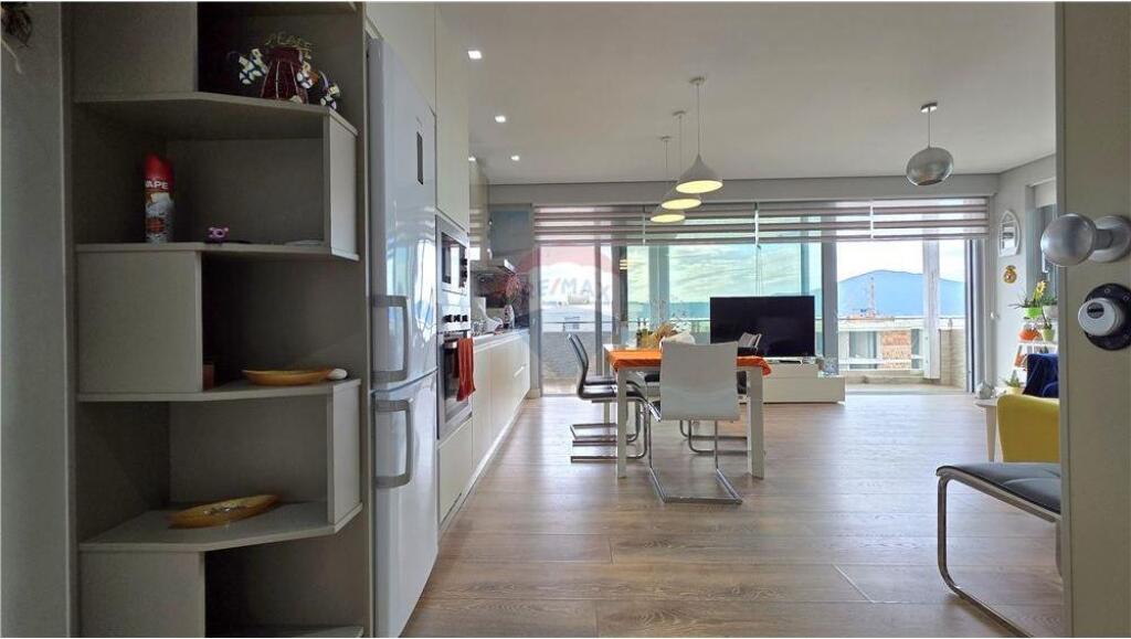 Super Apartament 2+1 në Shitje