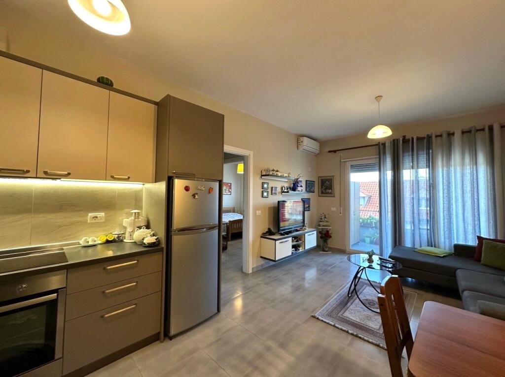 APARTAMENT 1+1 PER SHITJE TEK KOMUNA E PARISIT