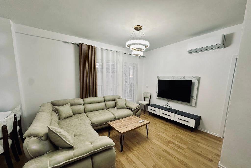 Apartament 1+1 Me Qira, Zogu i Zi