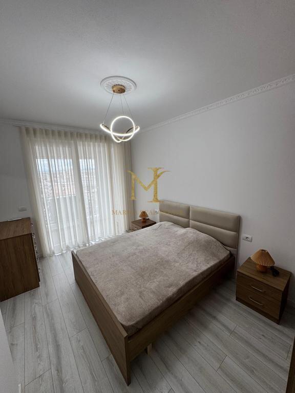 Jepet me qira apartament 3+1 +2 tualete , në Durrës, pranë stacionit të trenit.