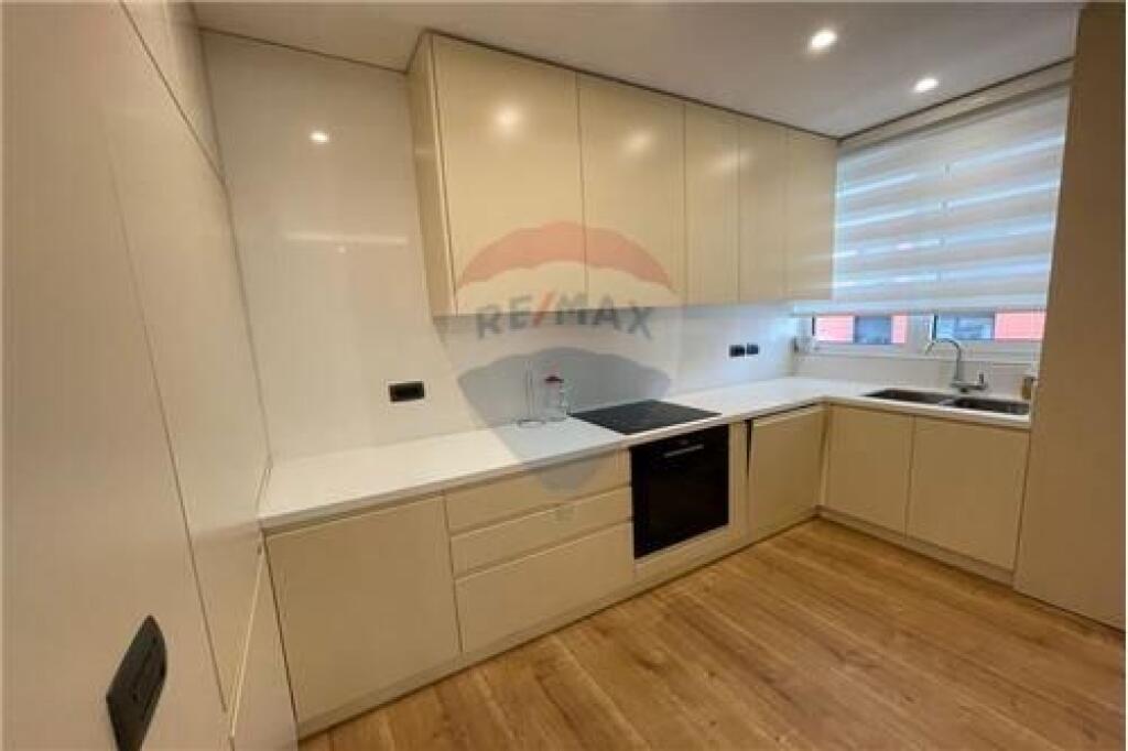 Apartament - Për Qira - Rruga George Bush, Tiranë