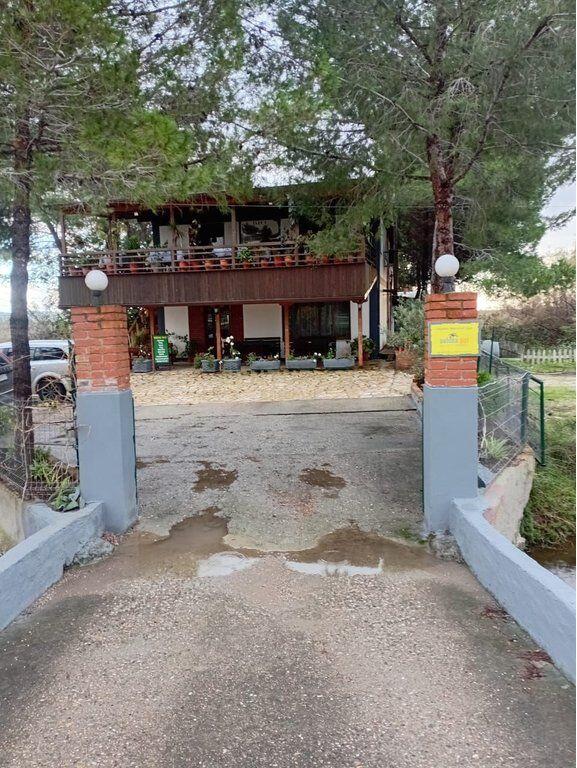 Vendesi Hotel / Ristorante + Terreno a Divjake 290.000 €