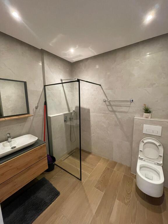 Sami Frasheri affitta 2+1, Blloku