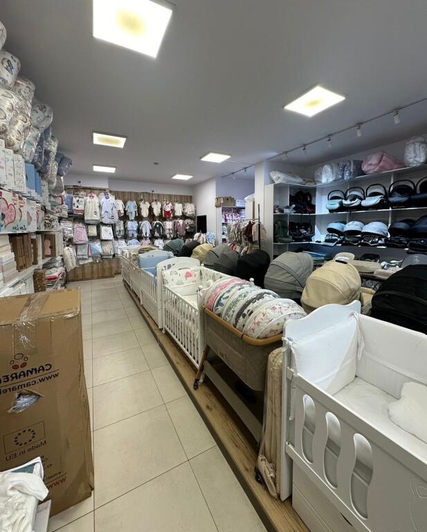 Locale commerciale in affitto – Yzberisht, vicino a Big Market