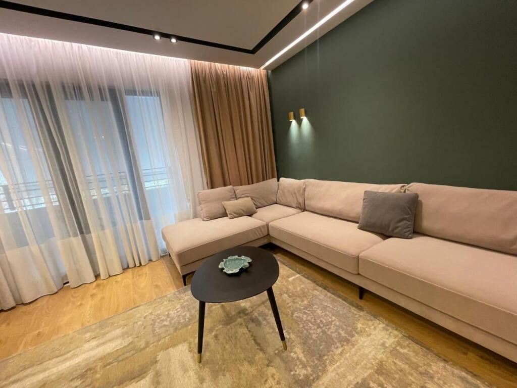 Apartament per qera 2+1+2+parkim tek Liqeni i Thate