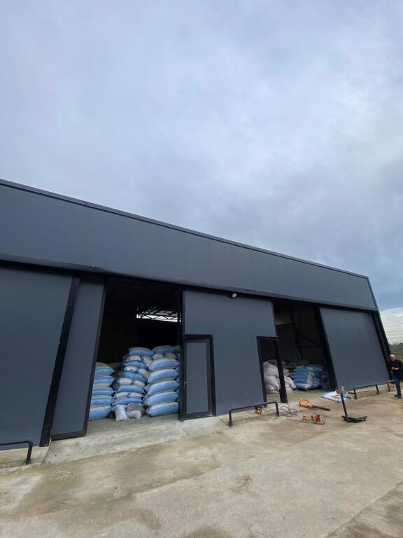 Magazine 500m2 me qera