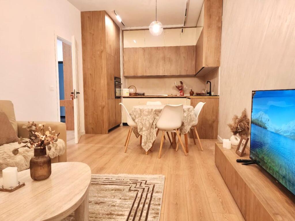 🔥Appartamento Hera il Primo in affitto: 2+1 &amp; Balcone || (📍Centro di Tirana - Dentro il centro Galeria)  || 1500€/Mese 100% Nuovo 🔥