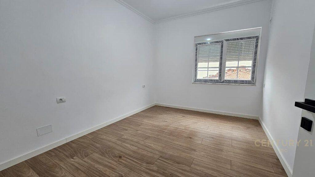 Apartament 2+1+2 per shitje tek Rruga e Bogdaneve