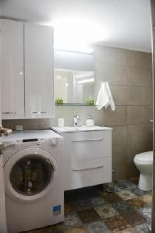 Apartament Me Qera 2+1 Tek Rruga Fortuzi (ID B221380) Tirane