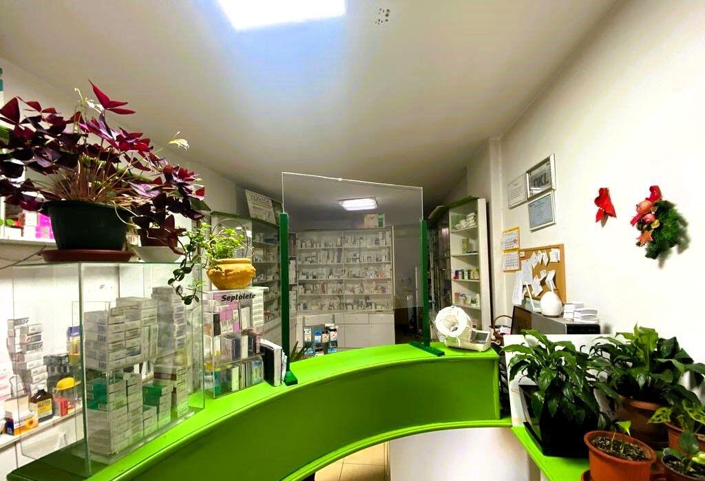 OCCASIONE!!! VASIL SHANTO VICINO A KESH VENDIAMO UNITA' COMMERCIALE