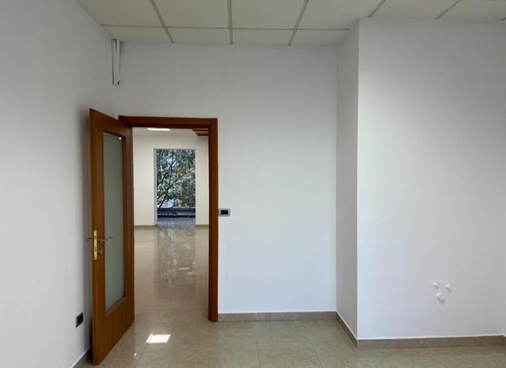 🏢 Jepet me Qira Ambient Biznesi – Mbi Bar Tribeka, Brigada 8