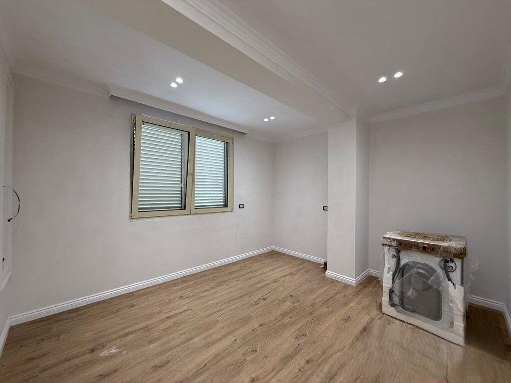 SHES APARTAMENT 1+1 ME VERANDE-KOMPLEKSI FRATARI! 140,000 €