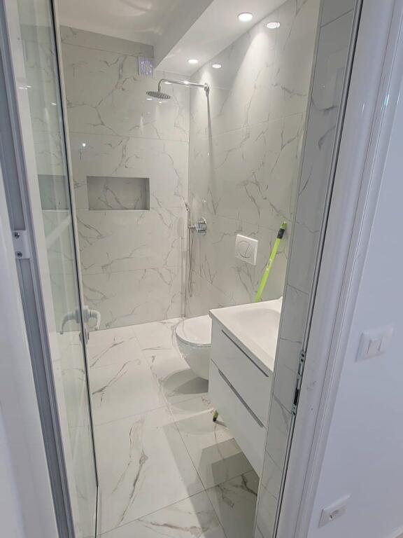 Apartment 2+1 per shitje 📍Ne fillim te rruges Don Bosko