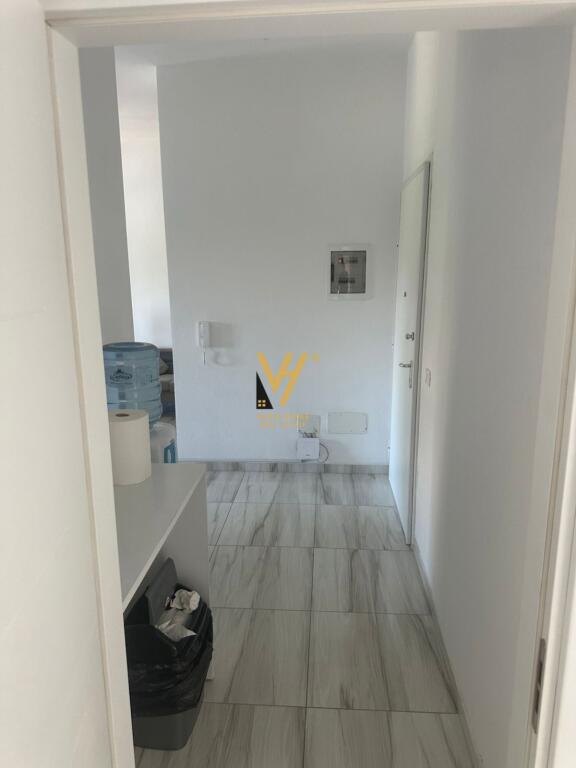 OFFICE 134 M2 FOR RENT AT ALI DEMI 650 EURO