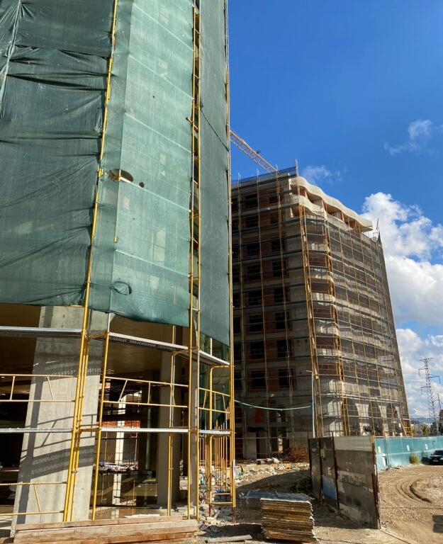 Shitet 2+1 Paskuqan Aluna