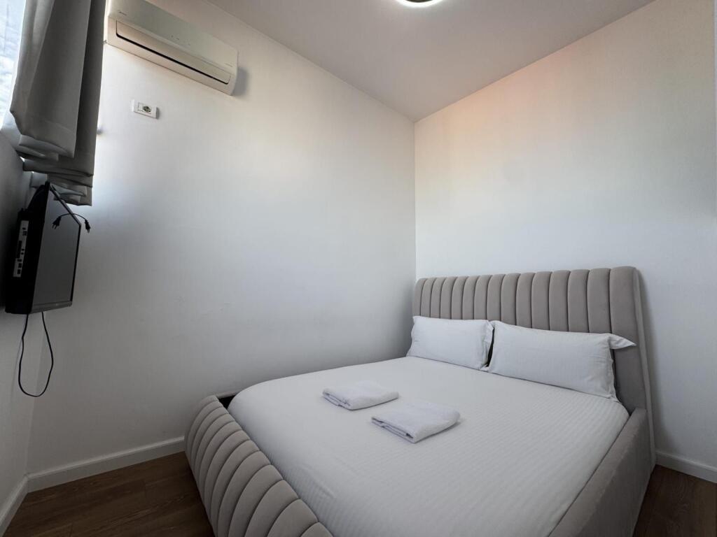 Appartamento duplex in vendita vicino a Petro Nini!
