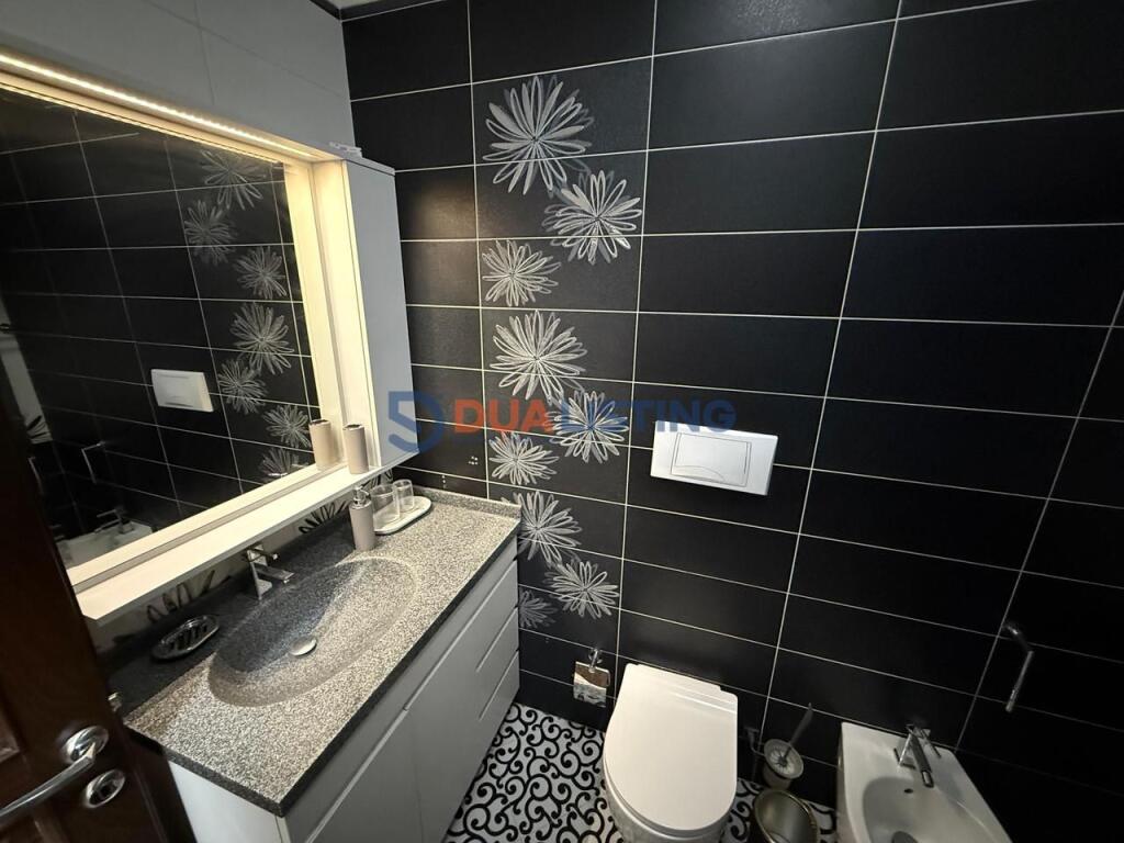 Qira apartament 3+1 me dy poste parkimi 📍Bulevardi Zogu I ‼️