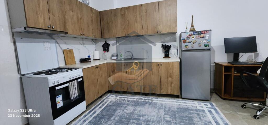 Jepet me qira apartament 2+1 – Kati 2, pallat i ri me ashensor, pranë Spitalit