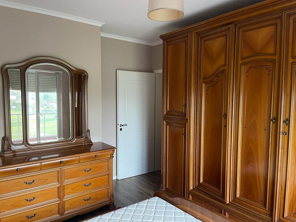 Shitet Apartament 2+1 i Mobiluar – Astir, pranë Bar Return