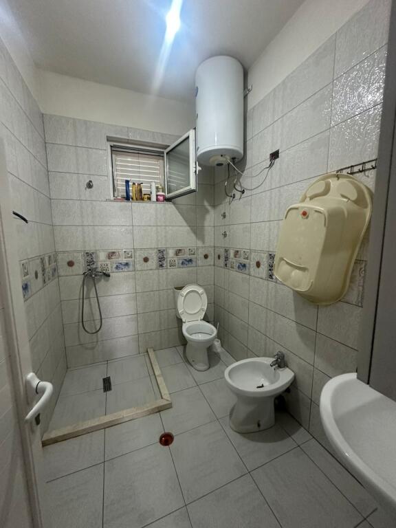 Vendesi in vendita a due piani a Babrru