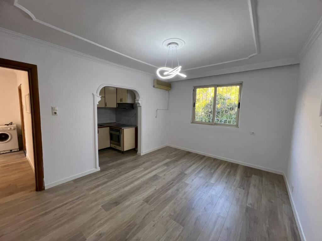 L'appartamento è situato vicino a Nisheraku in via Irfan Tomini