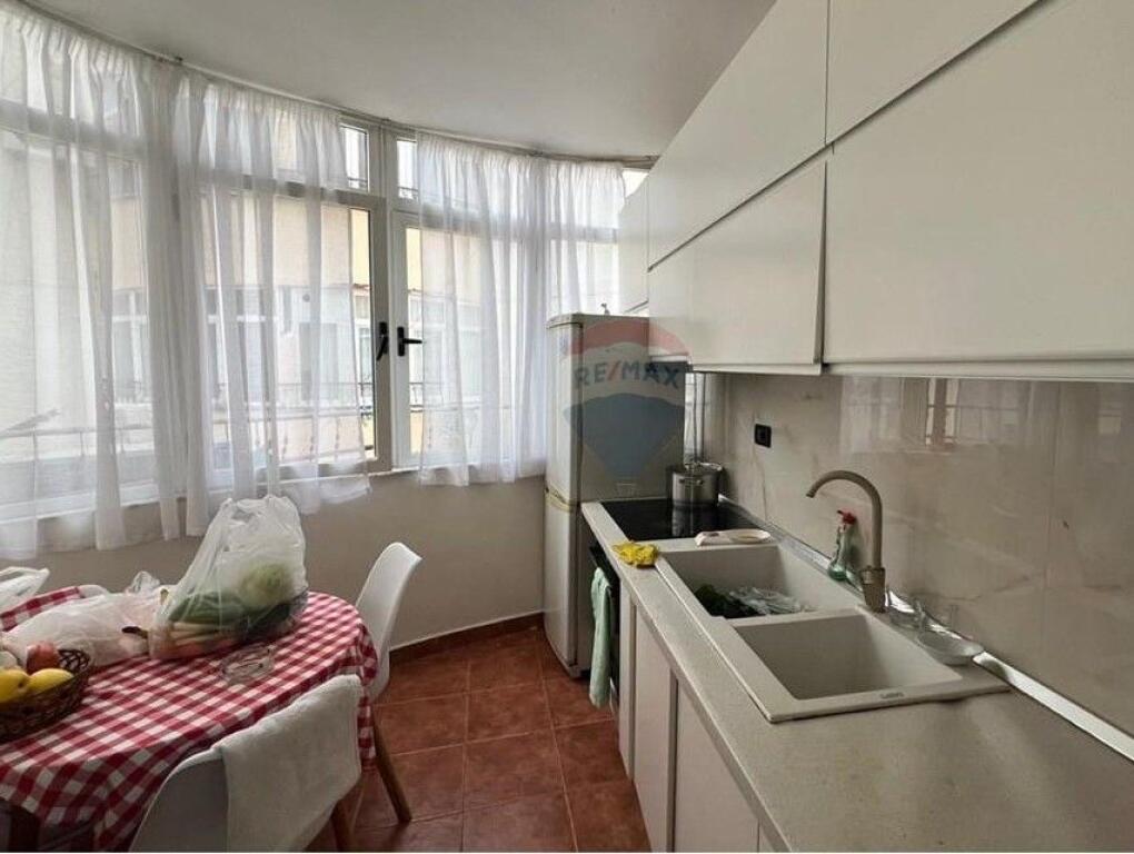 Apartament - Për Shitje - Komuna e Parisit, Tiranë ID: 530191068-89