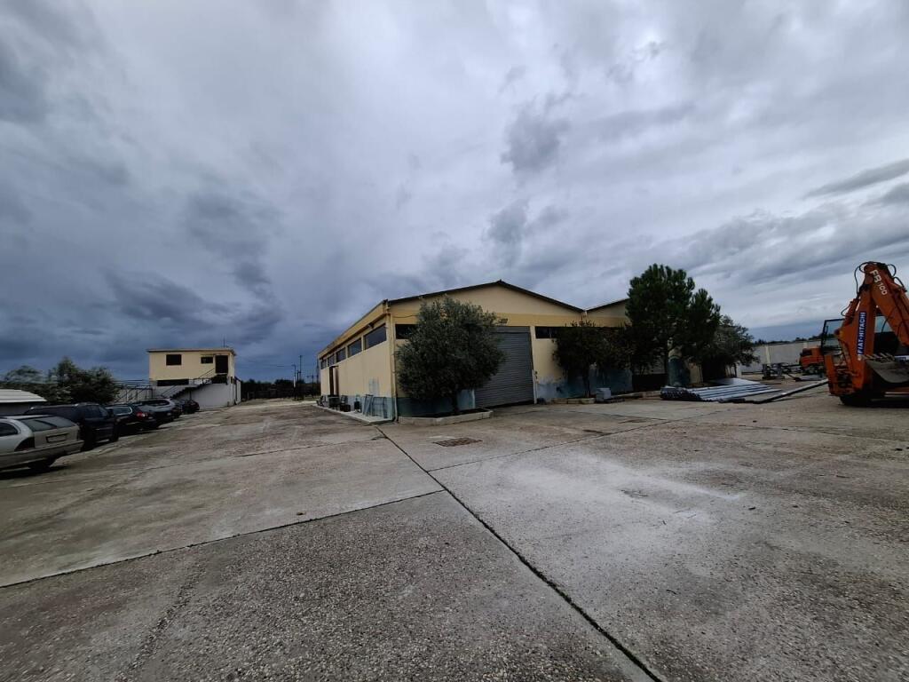 Magazinë Industriale në Shitje