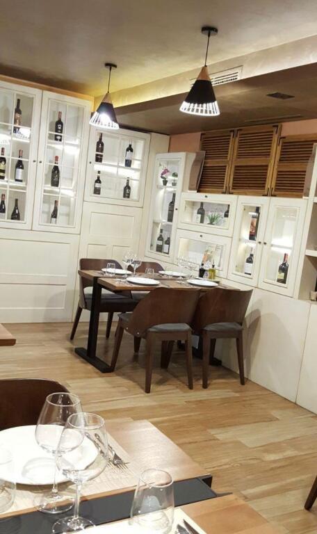 📍 Jepet me Qira Ambient Biznesi – Rruga e Durrësit!