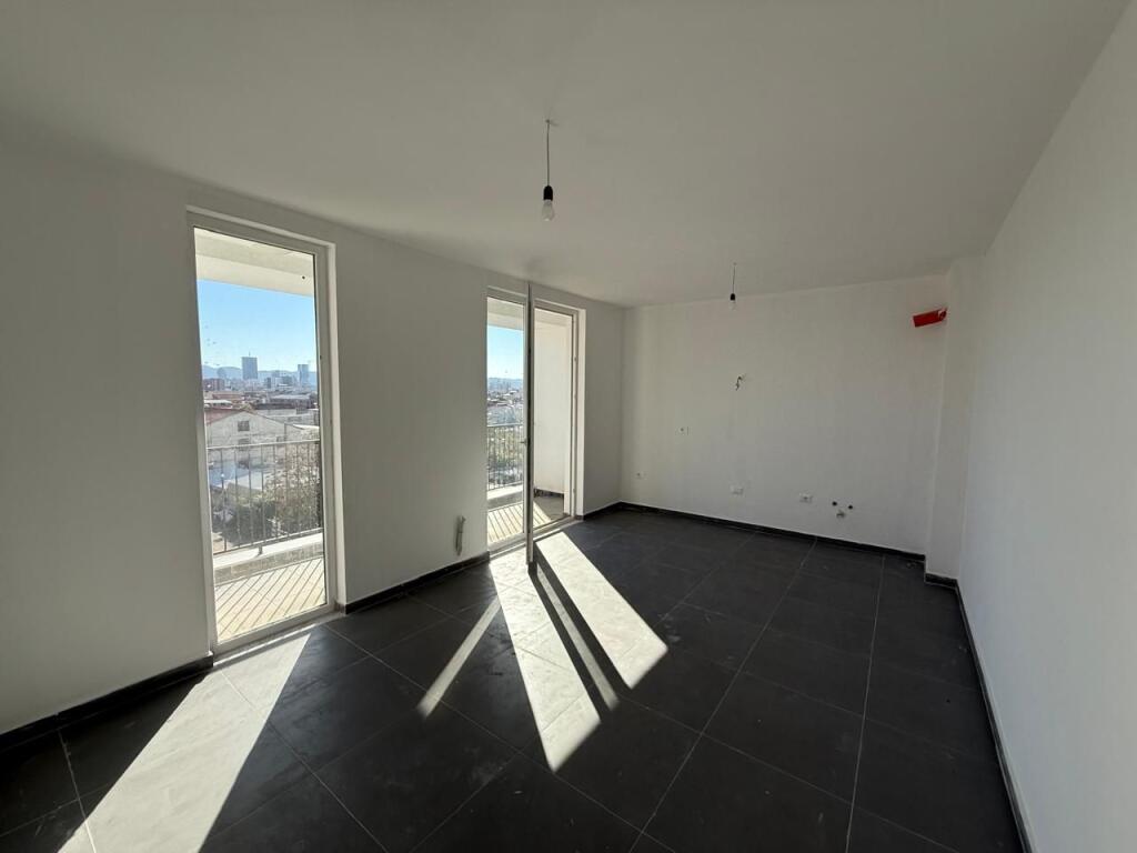 Jepet me qira apartament 1+1 te Rruga “5 Maji”
