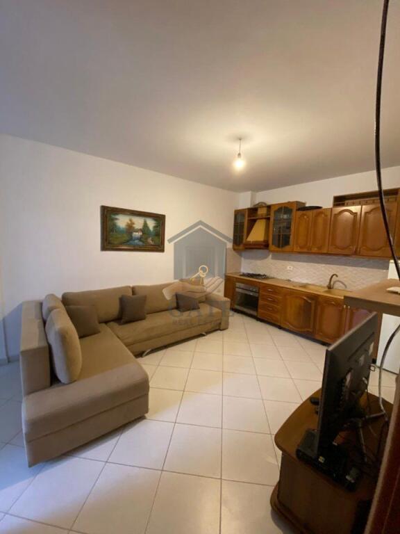 Jepet me qira apartament 1+1 – Vijë e Parë, pranë detit