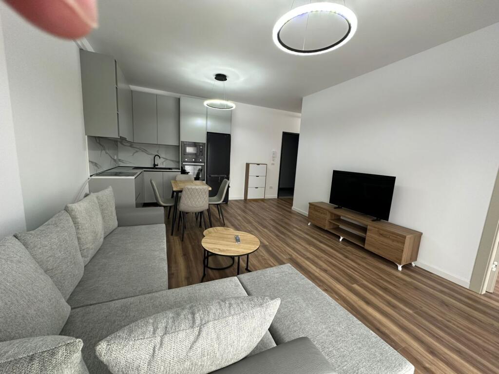 2+1, luxury furnished, near the red school, 1050 euros with parking