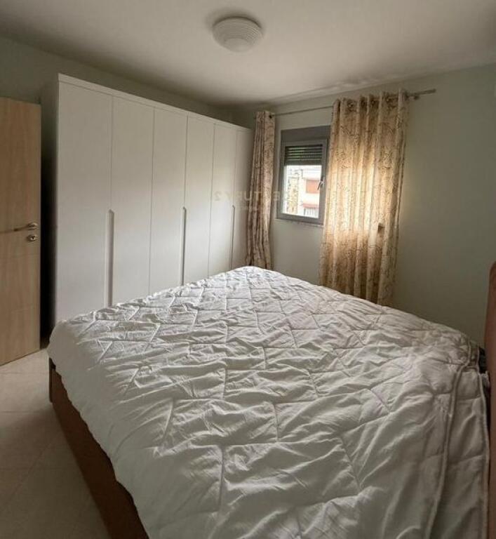 Shitet apartament 1+1 në zonën e Oxhakut.